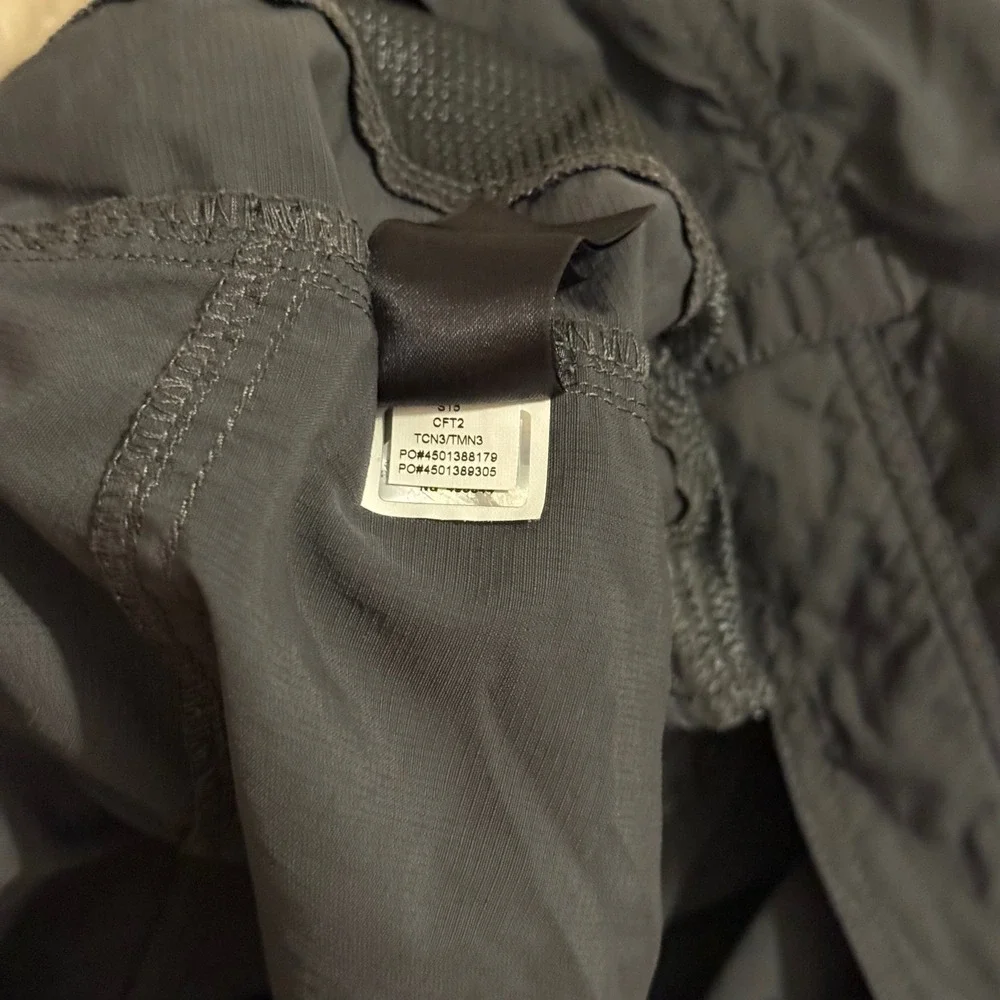 The North Face Mens Grey Nylon Hiking Cargo Shorts Size 38